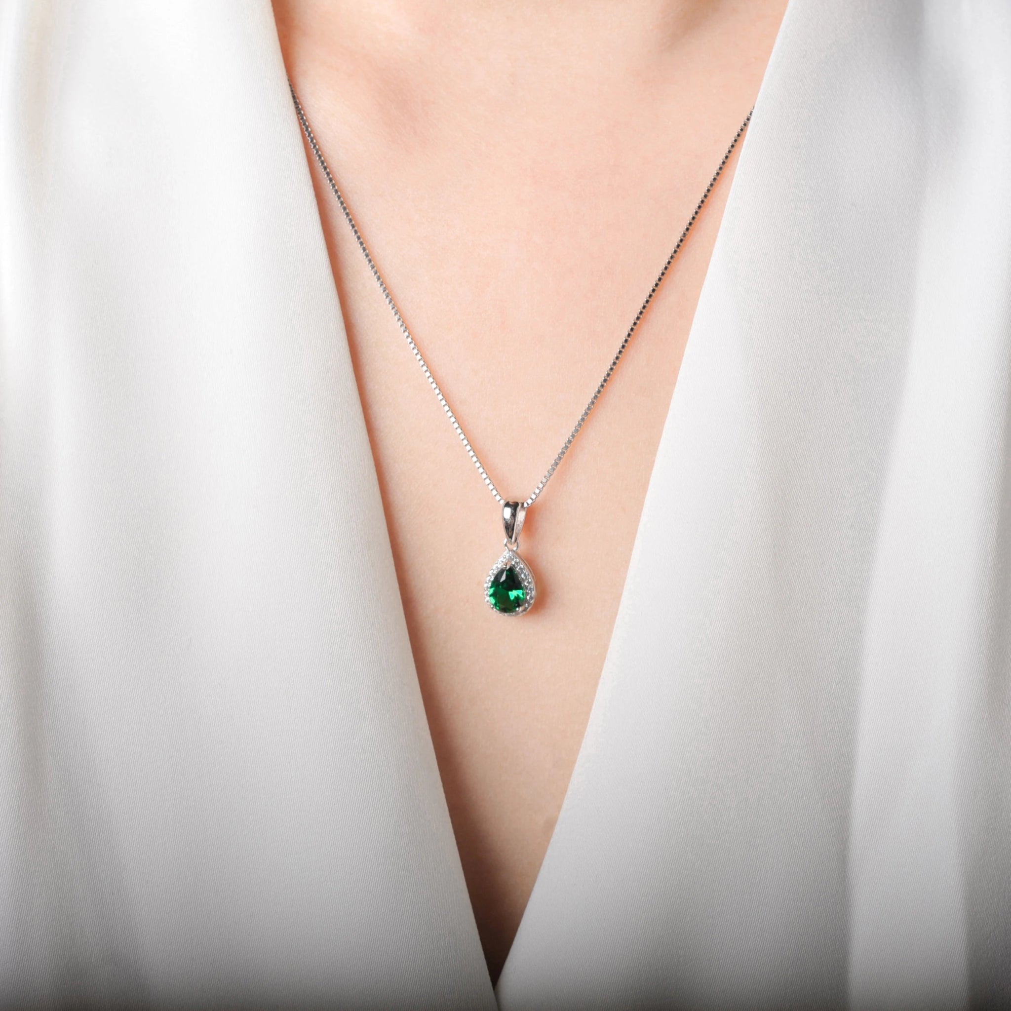 💚 Emerald Teardrop – Certified 925 Sterling Silver Pendant Necklace - Britt Company