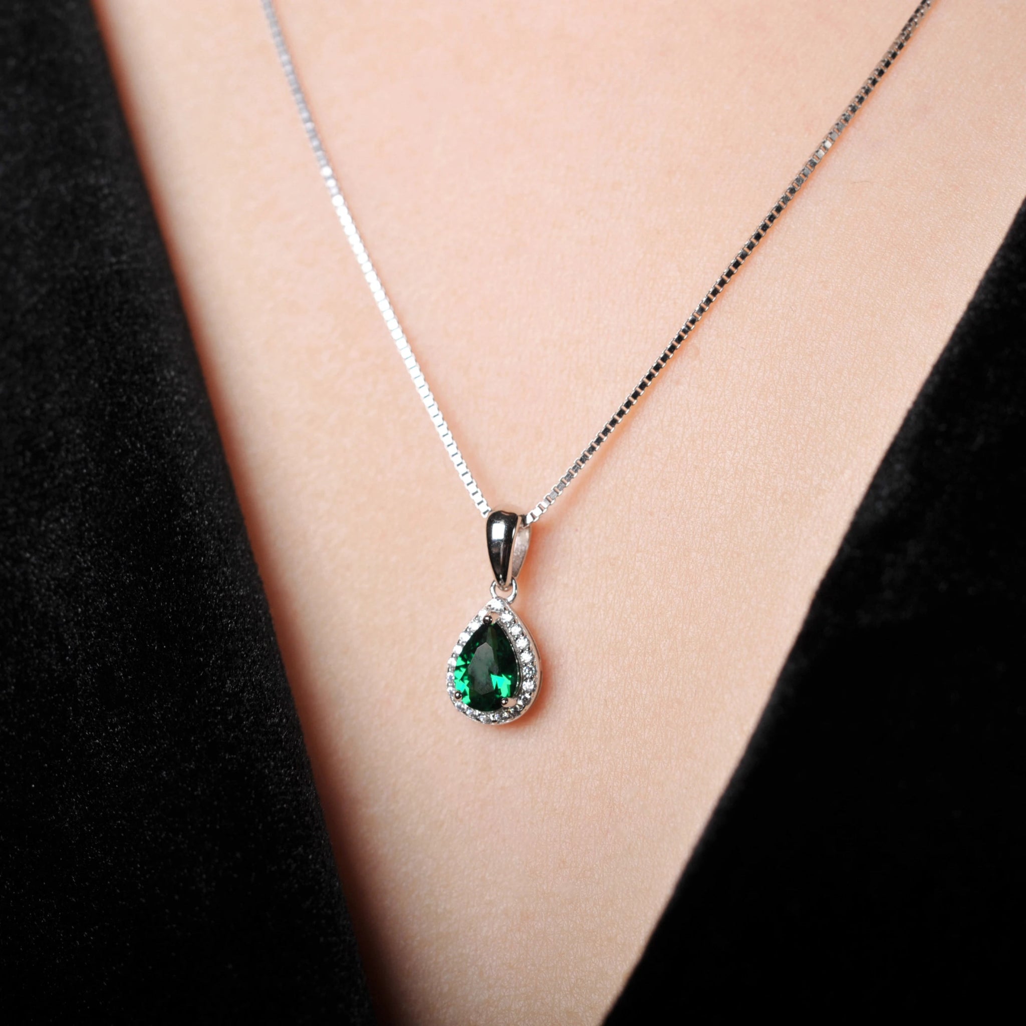 💚 Emerald Teardrop – Certified 925 Sterling Silver Pendant Necklace - Britt Company