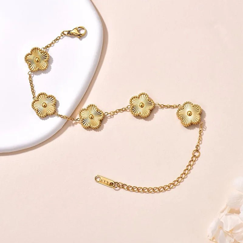 Eternal Clover Bracelet 🌸 - Britt Company